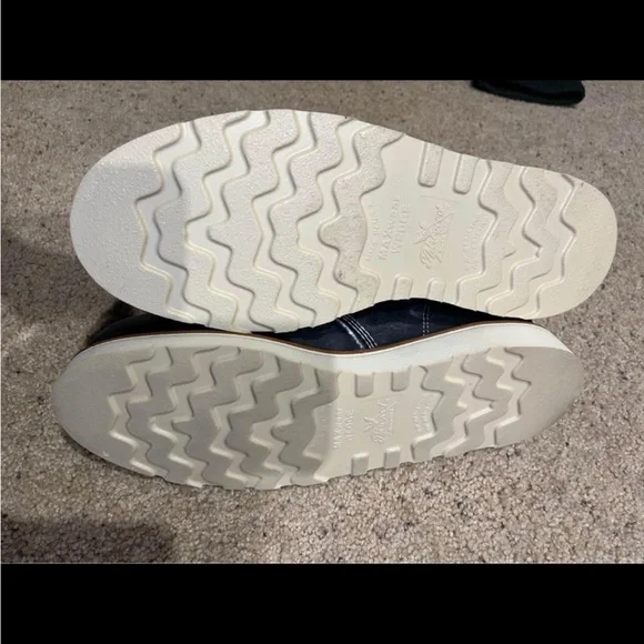 COPY - Thorogood men’s size 12 work boots - Picture 3 of 5